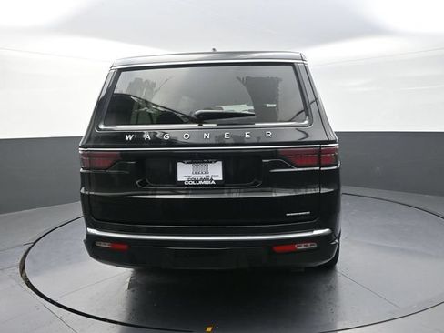 Used 2024 Jeep Wagoneer L Series II w/ Flexible Seating Group AWD/4WD image 9