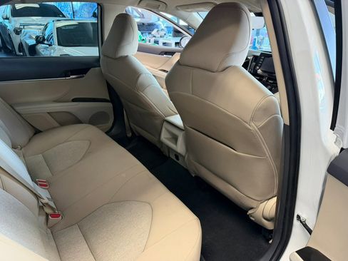 Used 2022 Toyota Camry LE image 28