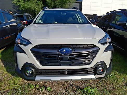 New 2025 Subaru Outback Limited image 3