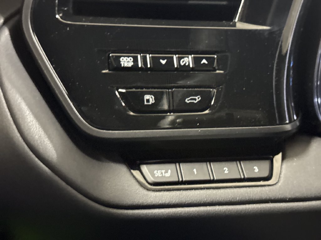 Used 2025 Lexus TX 500h AWD w/ Technology Package image 19