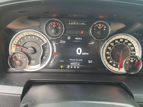 Used 2017 RAM 1500 Laramie w/ Convenience Group AWD/4WD image 8