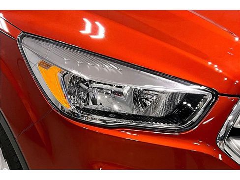 Used 2019 Ford Escape SE image 26