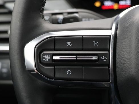 Used 2025 GMC Acadia Elevation image 18