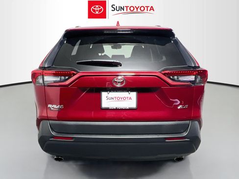 Used 2025 Toyota RAV4 XLE w/ Convenience Package FWD image 5