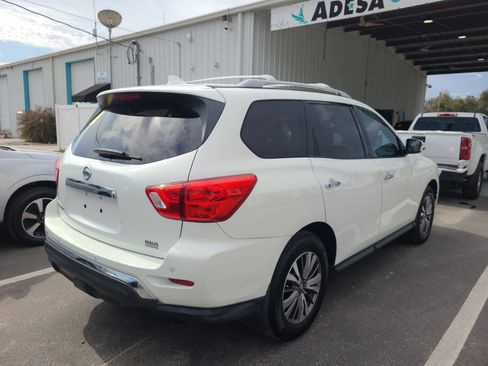 Used 2020 Nissan Pathfinder S image 4