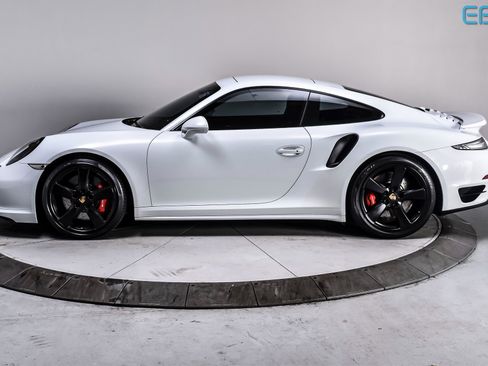 Used 2015 Porsche 911 Turbo image 3