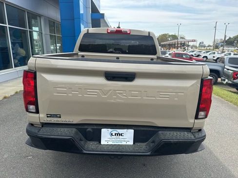 Used 2023 Chevrolet Colorado W/T RWD image 5