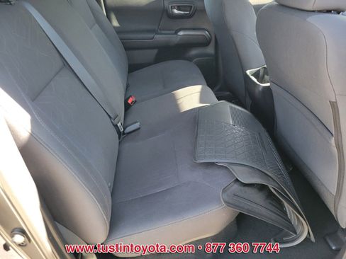 Used 2017 Toyota Tacoma TRD Sport image 14