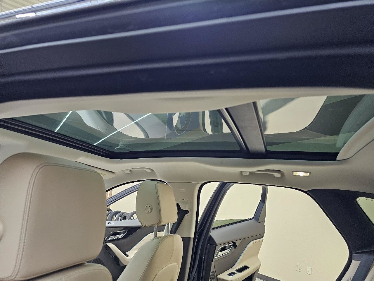 Used 2018 Jaguar F-PACE Prestige AWD/4WD image 40