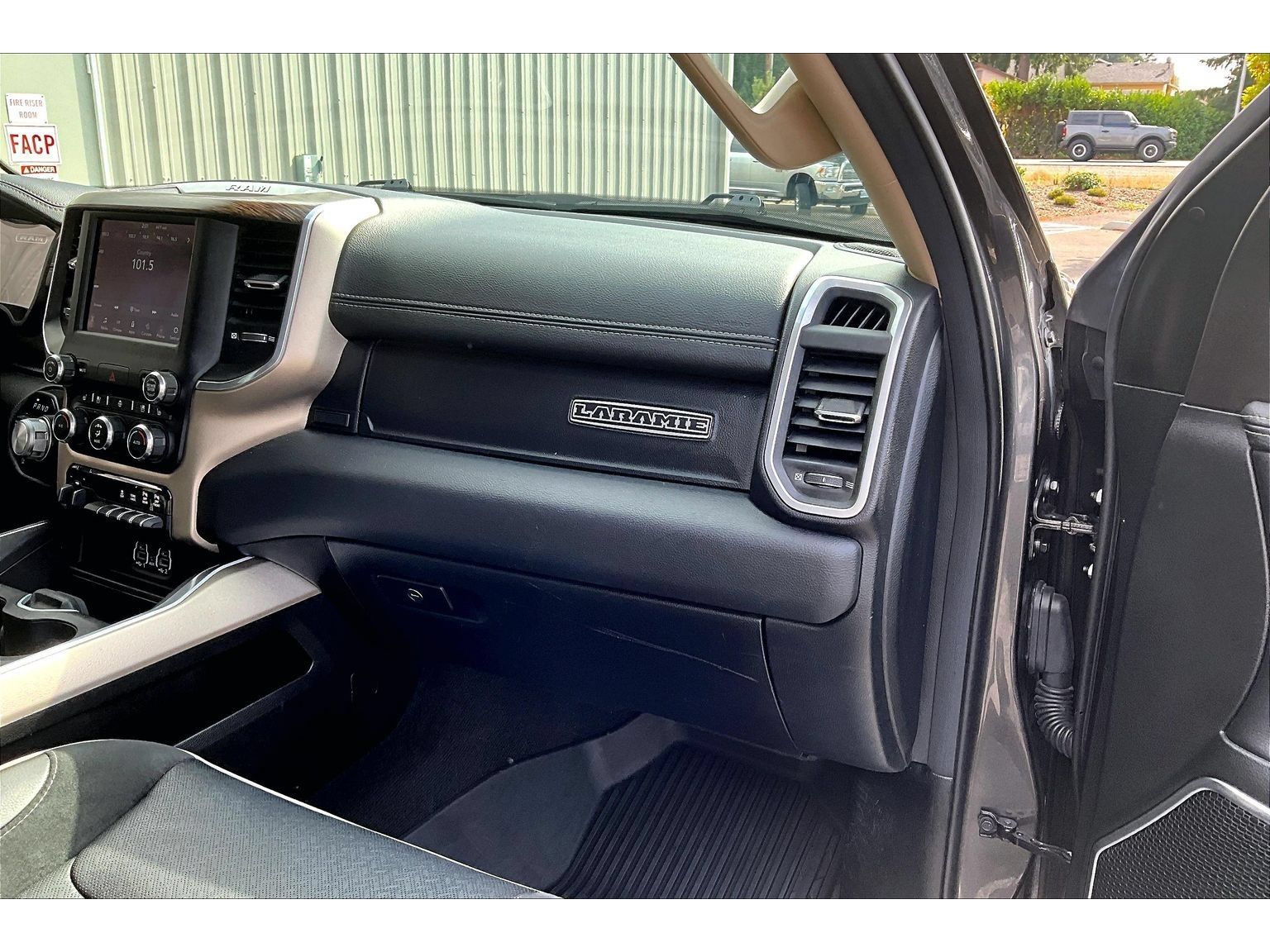 Used 2020 RAM 1500 Laramie AWD/4WD image 16