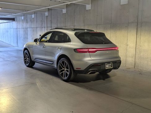 Used 2025 Porsche Macan image 3