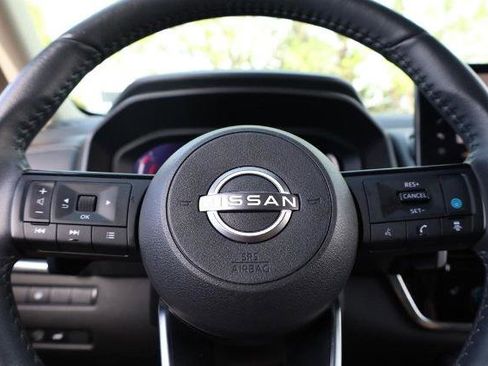 Certified 2024 Nissan Rogue SL image 9