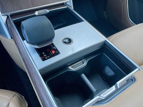 Used 2024 Land Rover Range Rover SE image 20