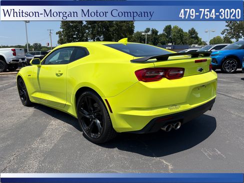 Used 2021 Chevrolet Camaro LT RWD image 9