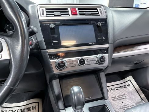 Used 2017 Subaru Outback 2.5i Limited image 27