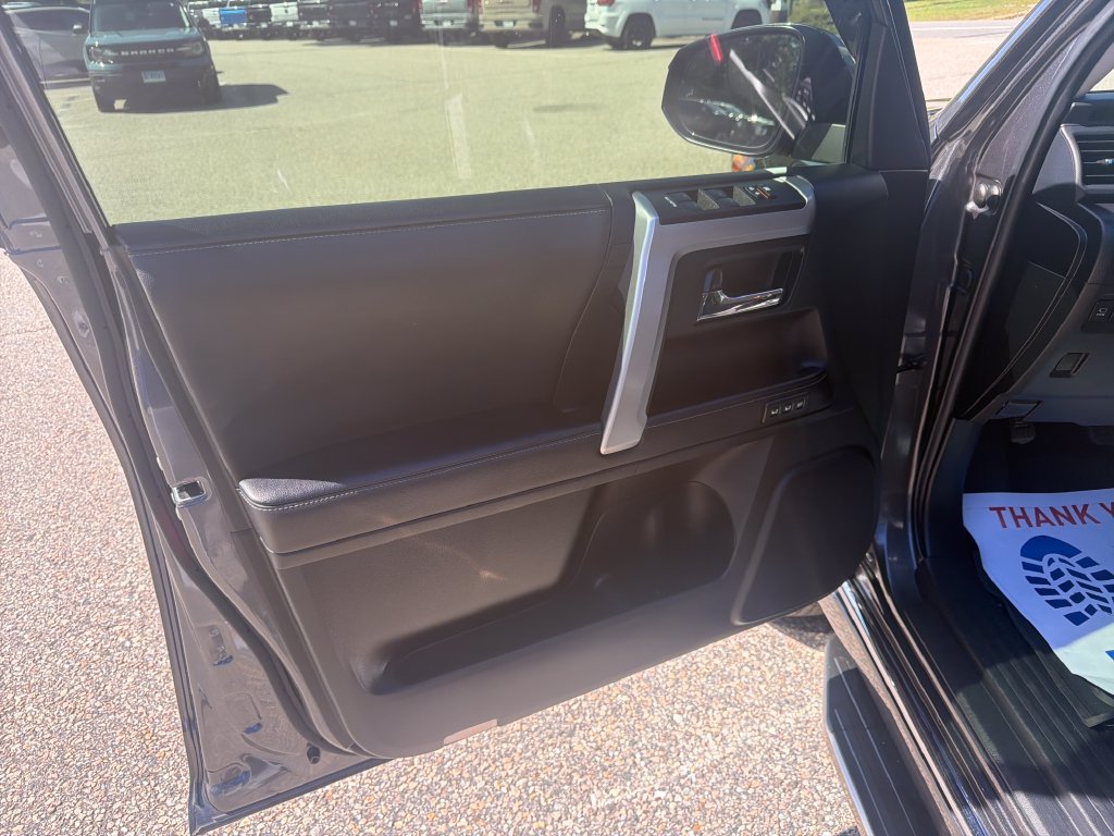 Used 2023 Toyota 4Runner Limited AWD/4WD image 10