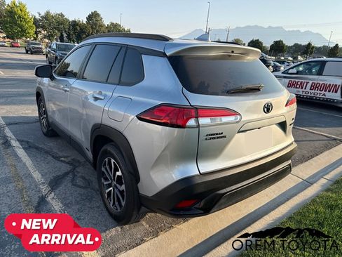 Used 2024 Toyota Corolla Cross AWD Hybrid w/ Moonroof Package image 3