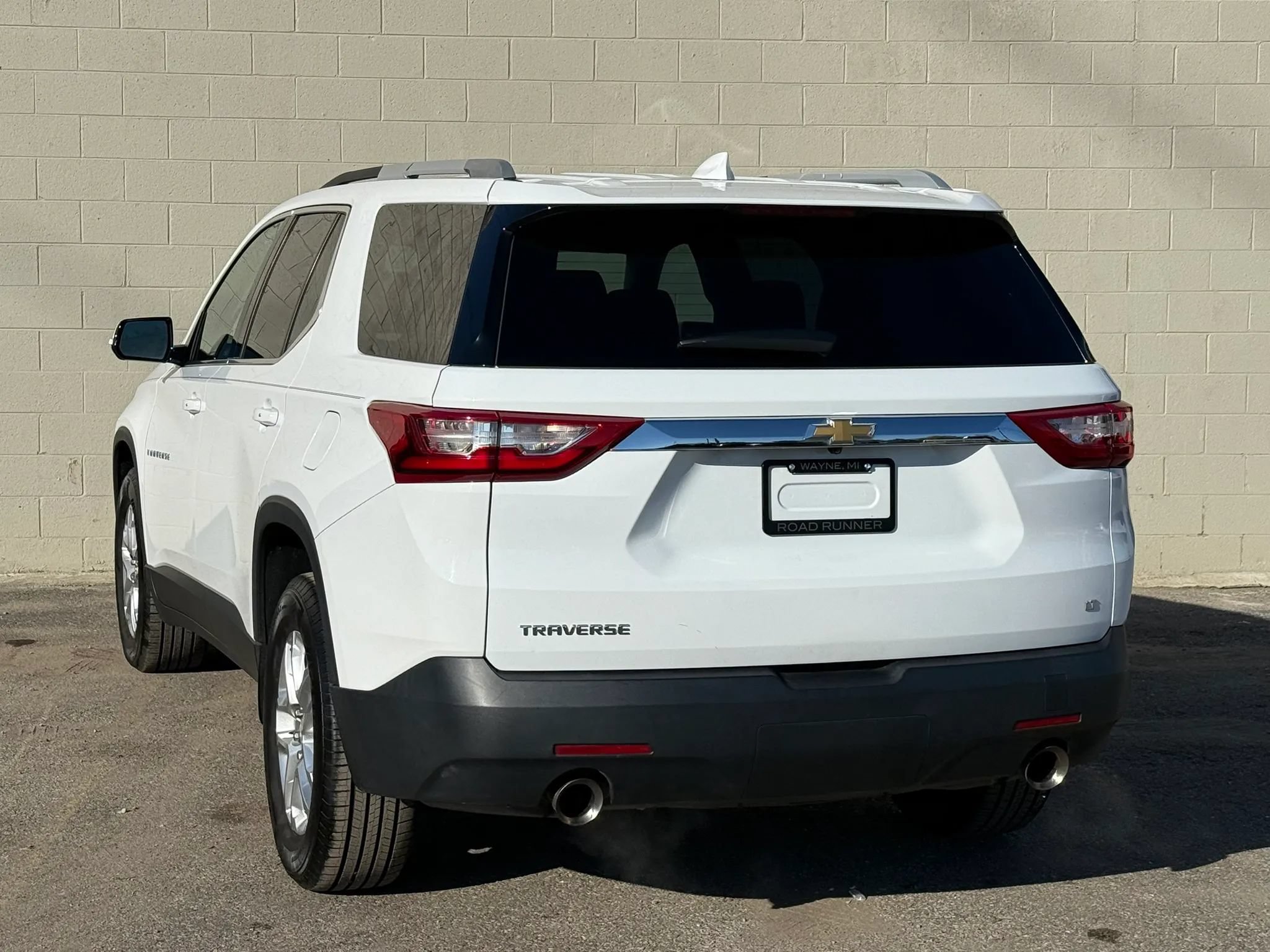 Used 2018 Chevrolet Traverse LT FWD image 6