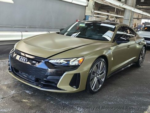 Used 2022 Audi e-tron GT Prestige w/ Prestige Package image 2