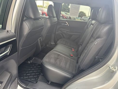 Used 2022 Mitsubishi Outlander SE image 18