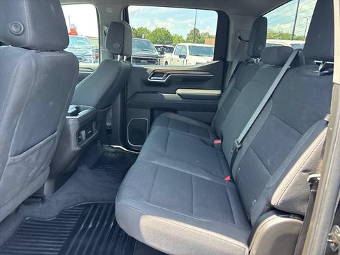 Used 2022 Chevrolet Silverado 1500 LT w/ Z71 Off-Road Package AWD/4WD image 17