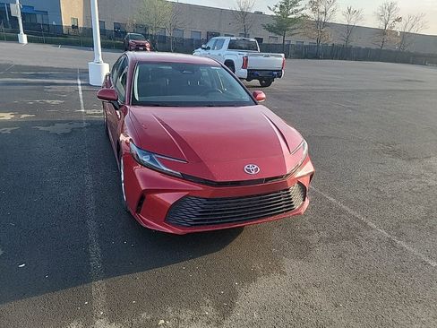 Used 2025 Toyota Camry LE image 13