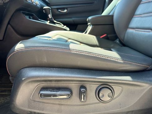 Used 2025 Nissan Rogue S AWD/4WD image 14