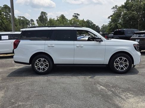 Used 2025 Ford Expedition Active RWD image 15