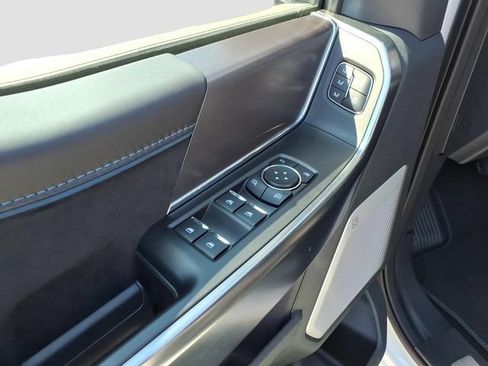 Used 2025 Ford F150 Platinum w/ Equipment Group 702A High AWD/4WD image 25