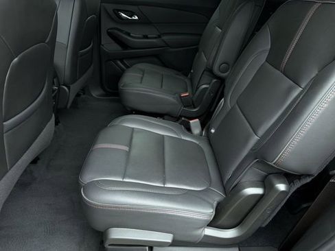 Used 2023 Chevrolet Traverse RS FWD image 19