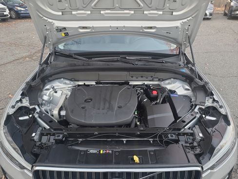 Used 2022 Volvo XC60 B5 Inscription w/ Climate Package image 34