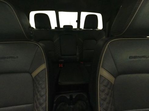 Used 2024 GMC Canyon Denali AWD/4WD image 33