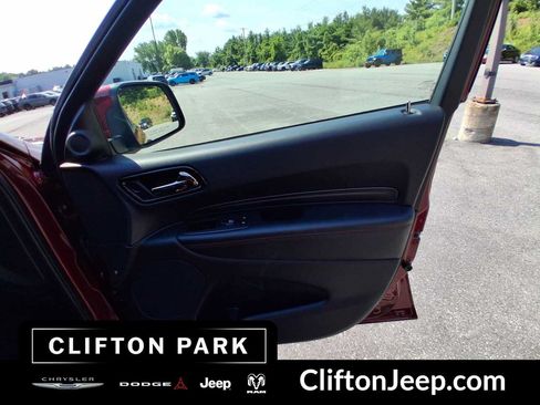 Used 2022 Dodge Durango R/T w/ Tow 'N Go Package AWD/4WD image 16