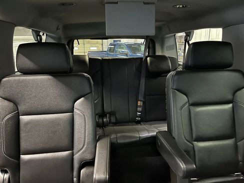 Used 2017 Chevrolet Suburban Premier image 18
