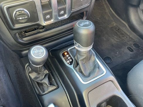 Used 2023 Jeep Wrangler Sport S image 4