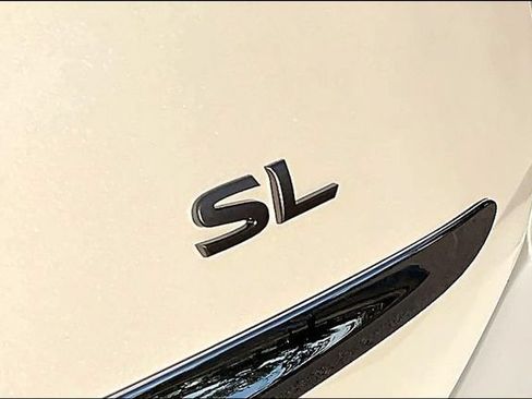 Used 2024 Nissan Rogue SL w/ SL Premium Package FWD image 8