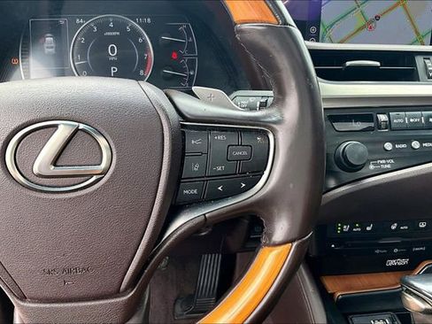 Used 2019 Lexus ES 350 Ultra Luxury w/ Accessory Package FWD image 19
