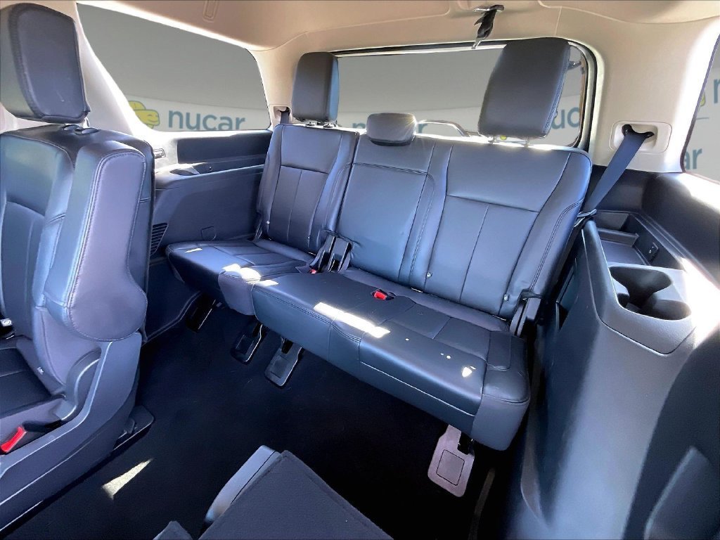 Used 2024 Ford Expedition XLT AWD/4WD image 16