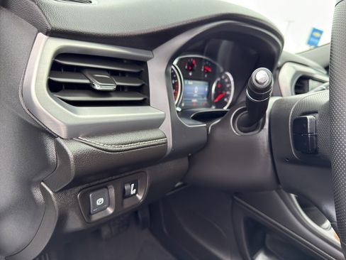 Used 2023 GMC Acadia SLE w/ Driver Convenience Package image 15