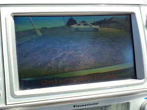 Used 2011 Toyota Camry XLE w/ SE/XLE Extra-Value Pkg FWD image 24
