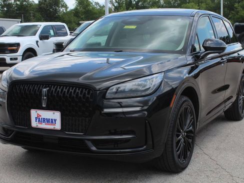 Used 2023 Lincoln Corsair AWD w/ Equipment Group 101A image 4