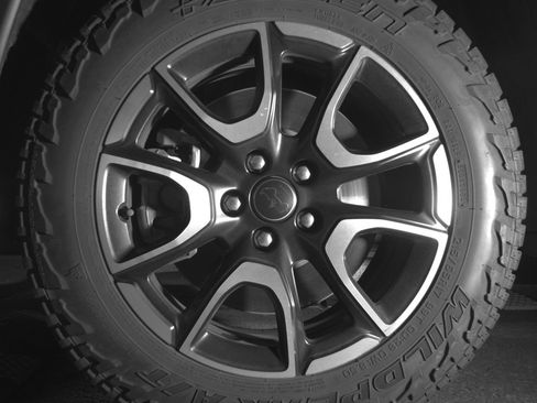 Used 2025 Jeep Compass Trailhawk image 12