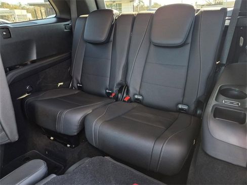 Certified 2025 Mercedes-Benz GLS 450 4MATIC image 32