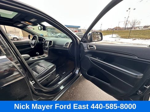 Used 2015 Jeep Grand Cherokee Limited w/ Luxury Group II image 33