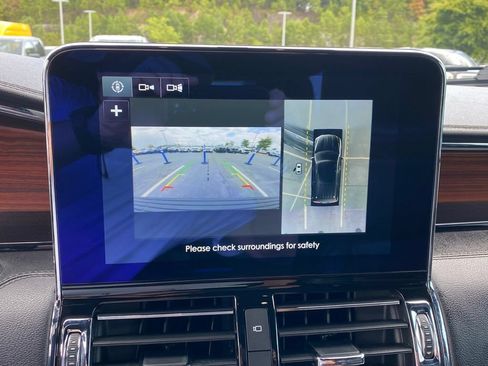 Used 2018 Lincoln Navigator Reserve w/ Technology Package AWD/4WD image 17