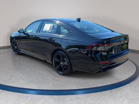 Used 2023 Honda Accord Sport image 7