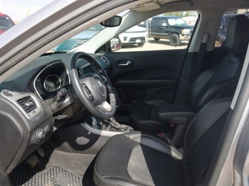 Used 2019 Jeep Compass Latitude w/ Cold Weather Group AWD/4WD image 14
