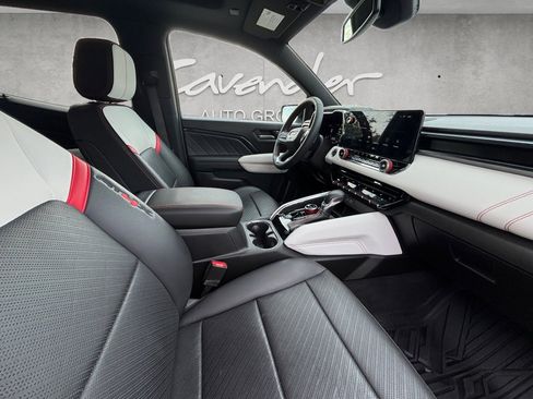 Used 2024 GMC Canyon AT4X image 25