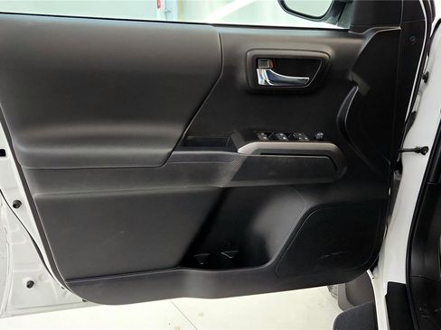 Used 2023 Toyota Tacoma TRD Sport image 28