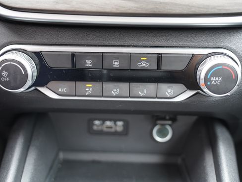 Used 2025 Nissan Altima 2.5 SV FWD image 28